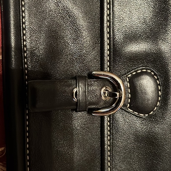 COACH LEATHER WRISTLET - Picture 3 of 7